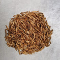 Bild in Galerie-Betrachter laden, Insektus® Mehlwürmer getrocknet im Vorratsbehälter 450g - Mehlwürmer - Niederrhein-Koi
